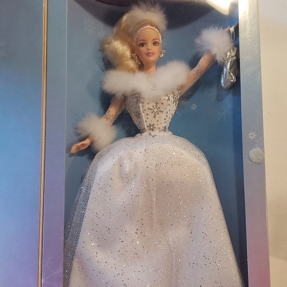 Barbie doll winter reflection - Picture 8 of 8
